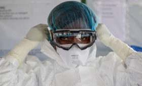 Вирус Эбола не исчезает после выздоровления