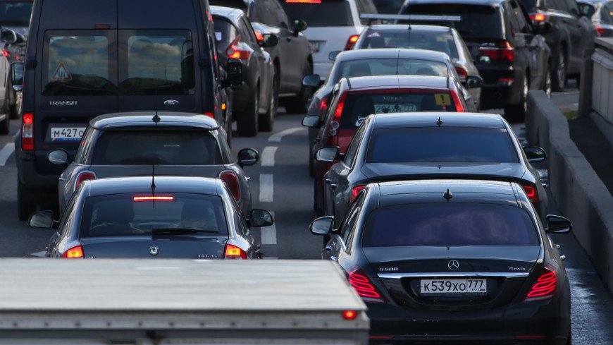 Московских автомобилистов предупредили о девятибалльных пробках