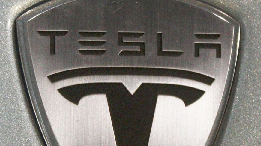 Илон Маск пообещал выпустить бюджетный беспилотный автомобиль Tesla