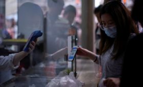 Китай на фоне пандемии предложил G20 создать сертификаты здоровья