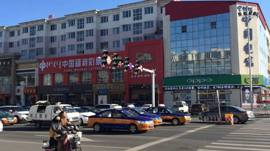 В Китае начались испытания беспилотных такси без страхующего водителя