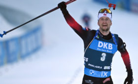 Норвежец Легрейд выиграл масс-старт на чемпионате мира по биатлону