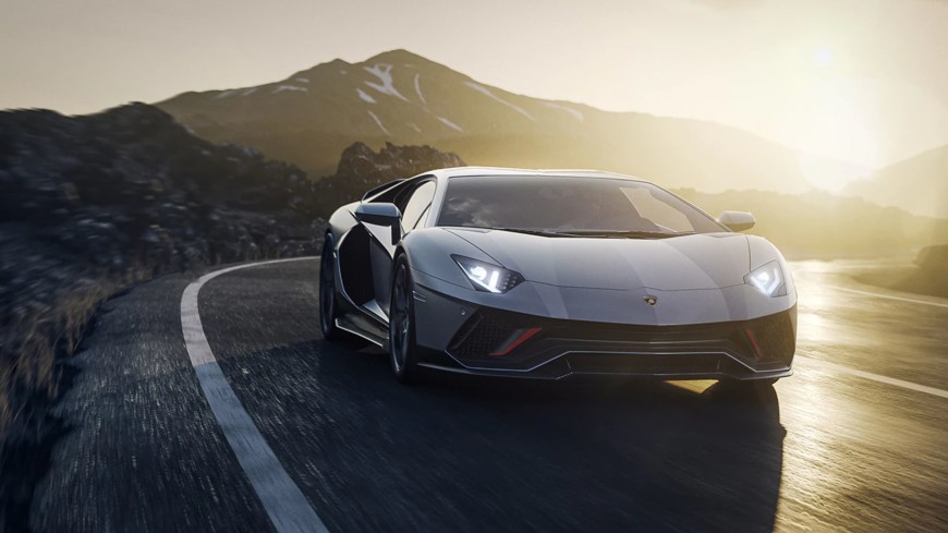 Lamborghini показала самый мощный негибридный суперкар за всю историю