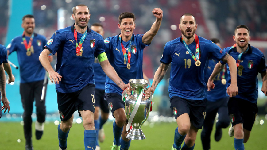 Футболисты сборной Италии по футболу награждены орденами за победу на Евро-2020
