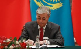 В Казахстане компании обяжут «отдать должное народу»»/>