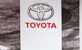 Toyota приостановит работу восьми производственных линий из-за последствий землетрясения