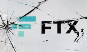 Фигурант дела FTX призналась в обмане инвесторов криптобиржи»/>