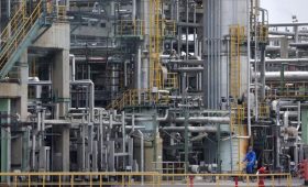 «Транснефть» опровергла переговоры с Казахстаном о прокачке нефти в ФРГ»/>