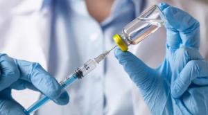 Испытания британской вакцины от коронавируса приостановлены