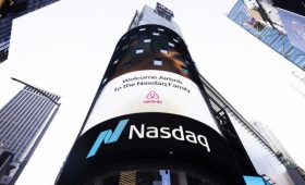 NASDAQ объявила о делистинге акций «Яндекса», QIWI, Ozon, HeadHunter»/>