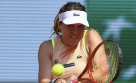 Павлюченкова проиграла чешке Муховой в четвертьфинале «Ролан Гаррос»