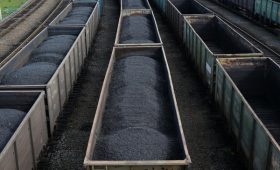 Губернатор Кузбасса не согласился с планами РЖД по вывозу угля из региона»/>
