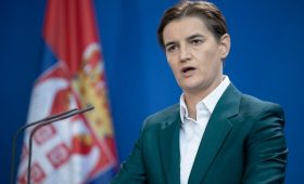 Премьер Сербии сообщила, что Москва предупредила о подготовке беспорядков»/>