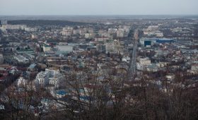 Украинские власти заявили о взрывах на инфраструктуре во Львове и Полтаве»/>