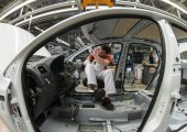 На бывшем заводе Volkswagen в Калуге запустили производство машин»/>