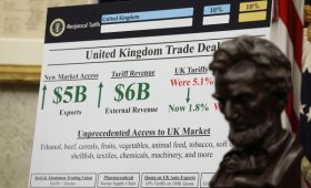 США заключили торговую сделку с Великобританией»/>