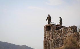 Афганский телеканал сообщил о возобновлении боев на границе с Пакистаном»/>