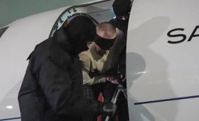 Путин поблагодарил ОАЭ за помощь с поимкой стрелявшего в Алексеева»/>