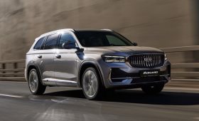 Geely обновила базовую версию кроссовера Monjaro в РФ, цена известна