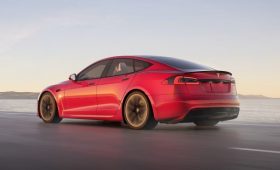 Обновлённая Tesla Model S расстраивает качеством даже своих фанатов
