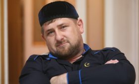 Кадыров позвал Байдена в Чечню после слов об ЛГБТ «от Чечни до Камеруна»»/>