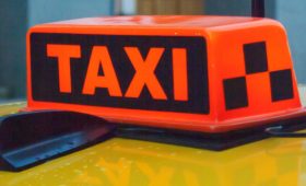 СМИ: Агрегаторов такси заподозрили в ценовом сговоре
