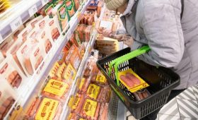 Производитель колбасы «Папа может» вернулся к обсуждению продажи бизнеса»/>
