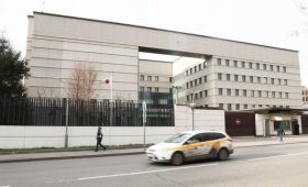 Токио закроет все Японские центры в России»/>