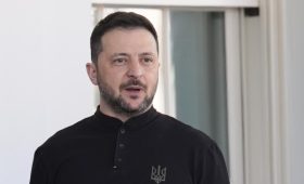 «Украинская правда» узнала об угрозах Зеленского при неудаче на фронте»/>